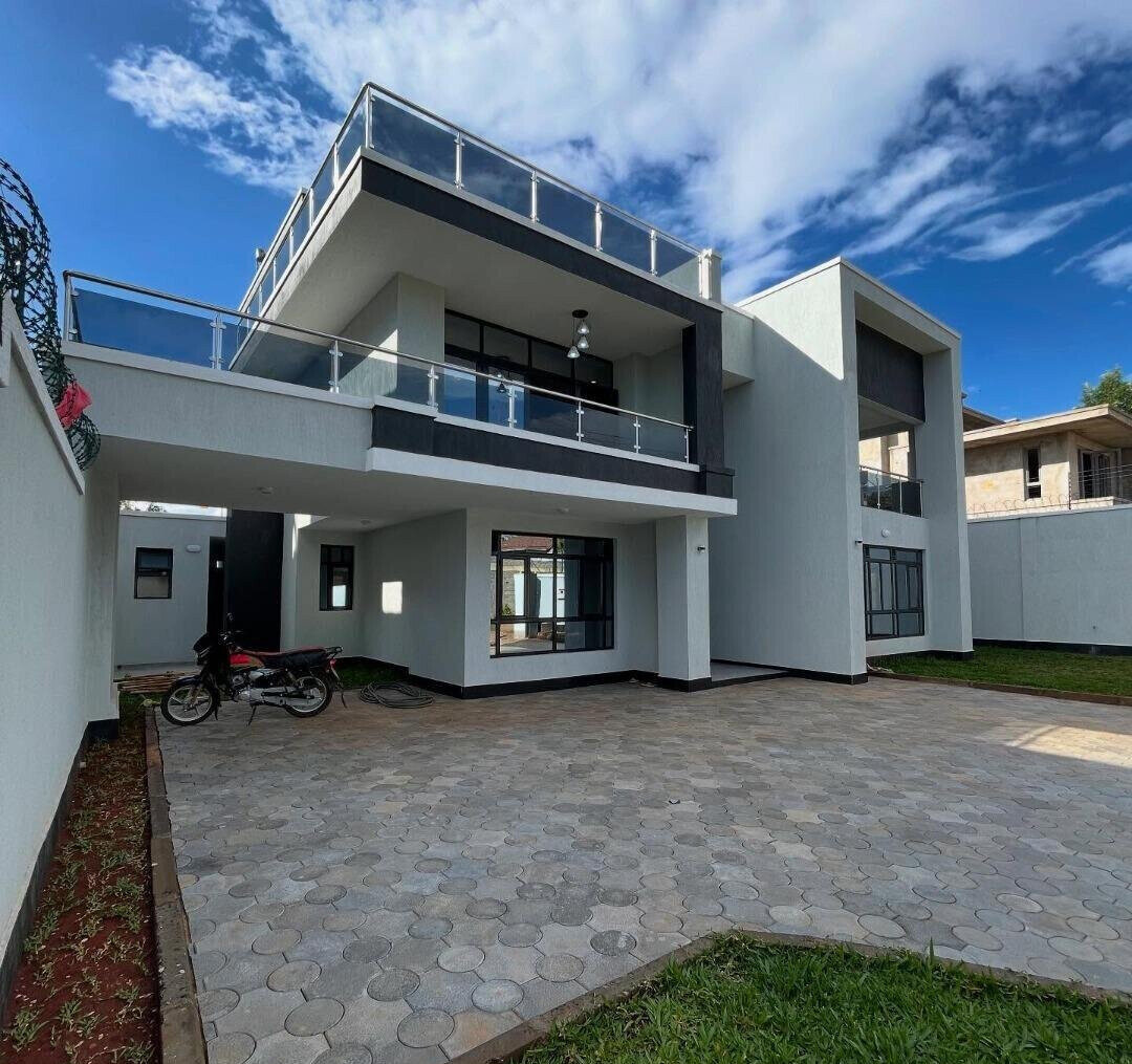 4BR All-Ensuite Townhouse with DSQ & Office - Ruiru Mugutha