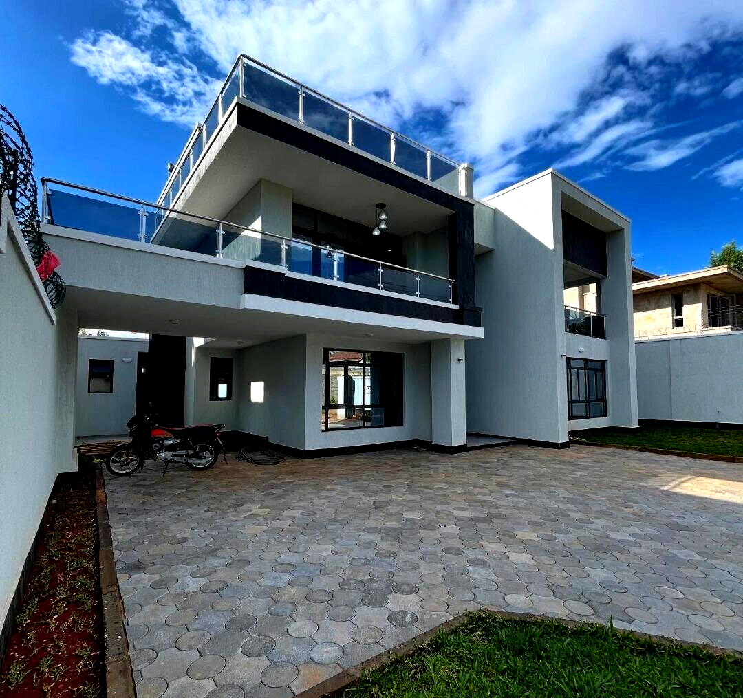 4BR All-Ensuite Townhouse with DSQ & Office - Ruiru Mugutha