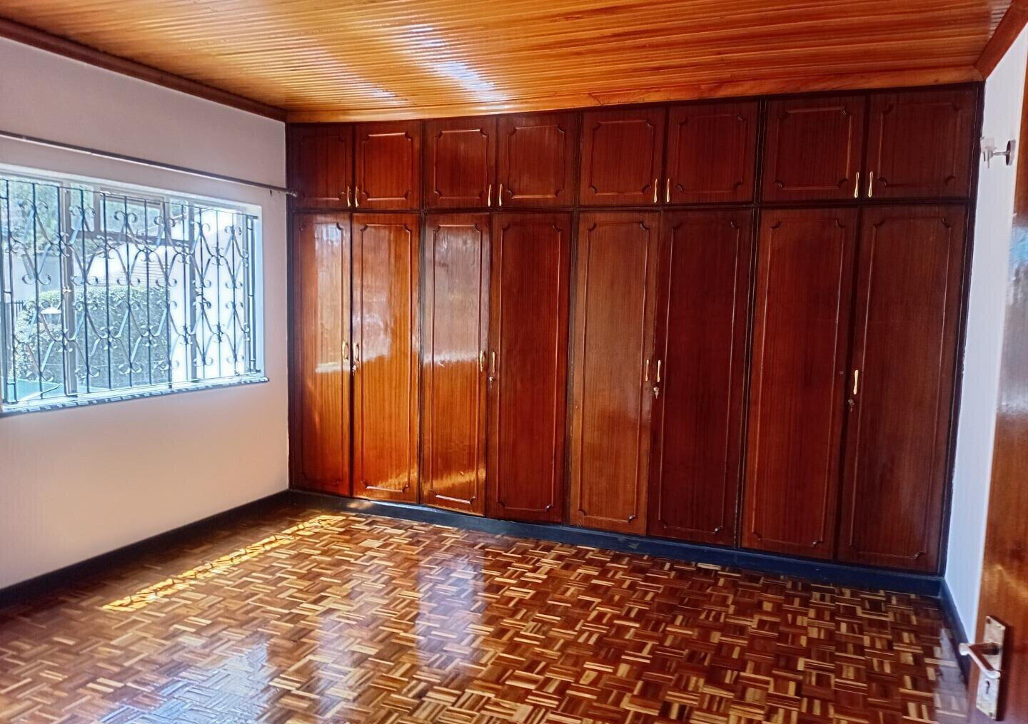 4-Ensuite Townhouse with DSQ & Flower Garden - Brookside, Westlands