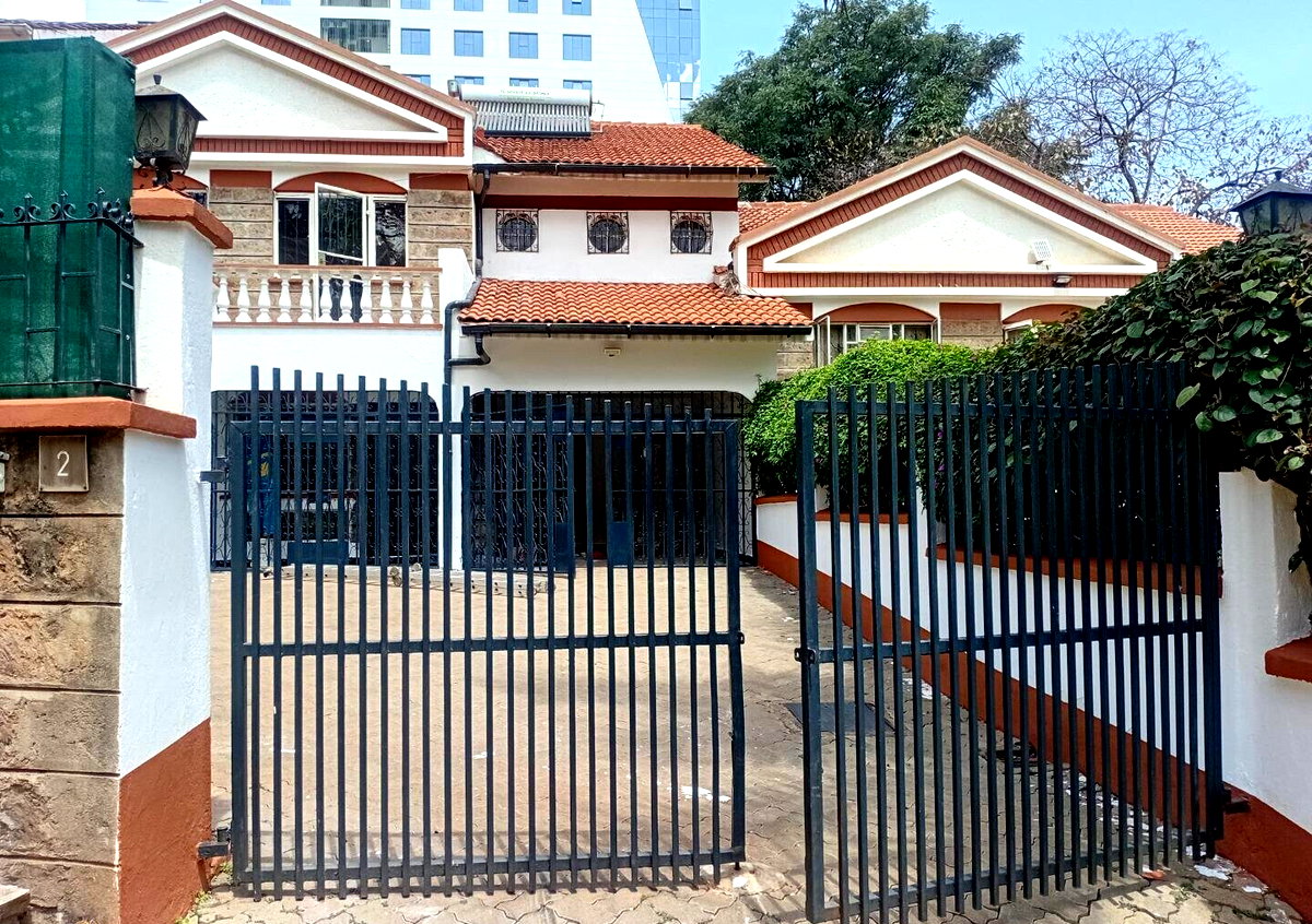 4-Ensuite Townhouse with DSQ & Flower Garden - Brookside, Westlands