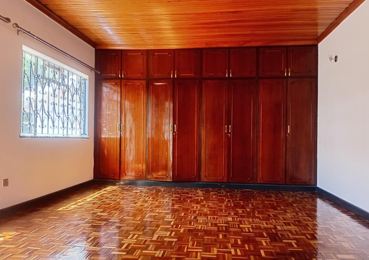 4-Ensuite Townhouse with DSQ & Flower Garden - Brookside, Westlands
