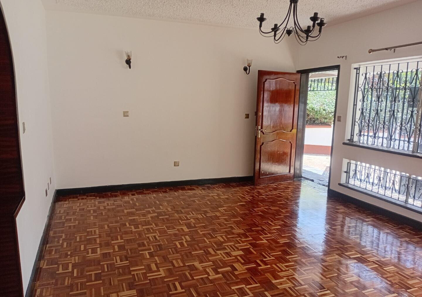 4-Ensuite Townhouse with DSQ & Flower Garden - Brookside, Westlands
