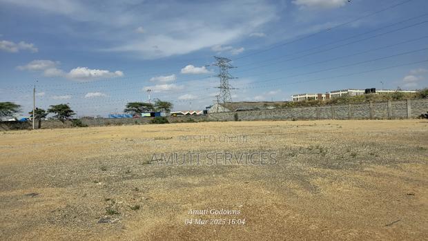 2.5 Acres Yard for Lease