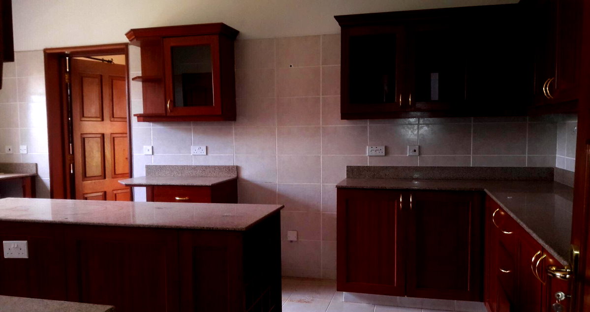 5BR All-Ensuite Townhouse with Big Garden & Fireplace - Runda