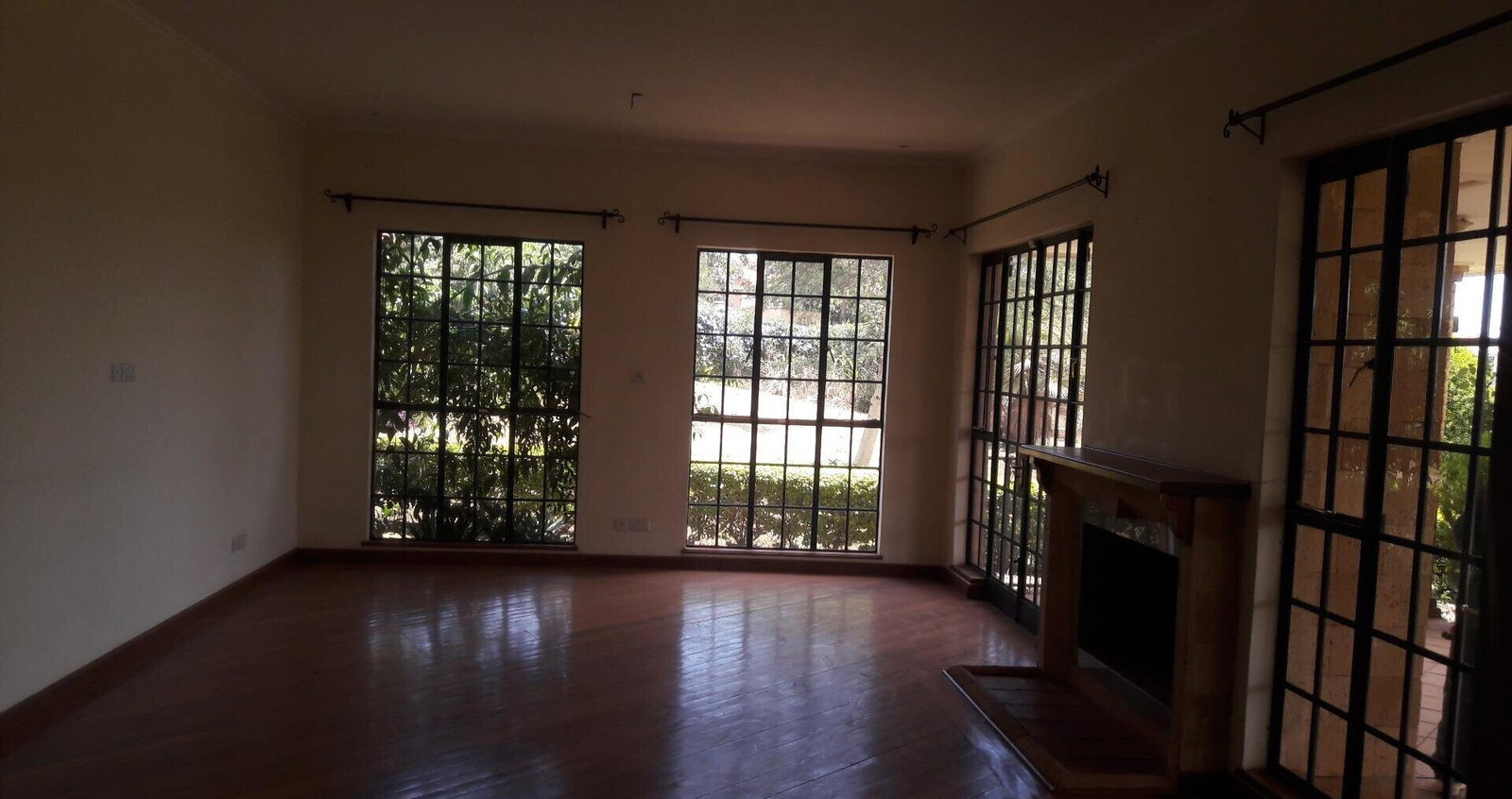 5BR All-Ensuite Townhouse with Big Garden & Fireplace - Runda