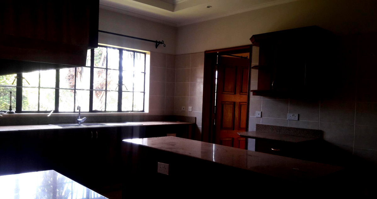 5BR All-Ensuite Townhouse with Big Garden & Fireplace - Runda
