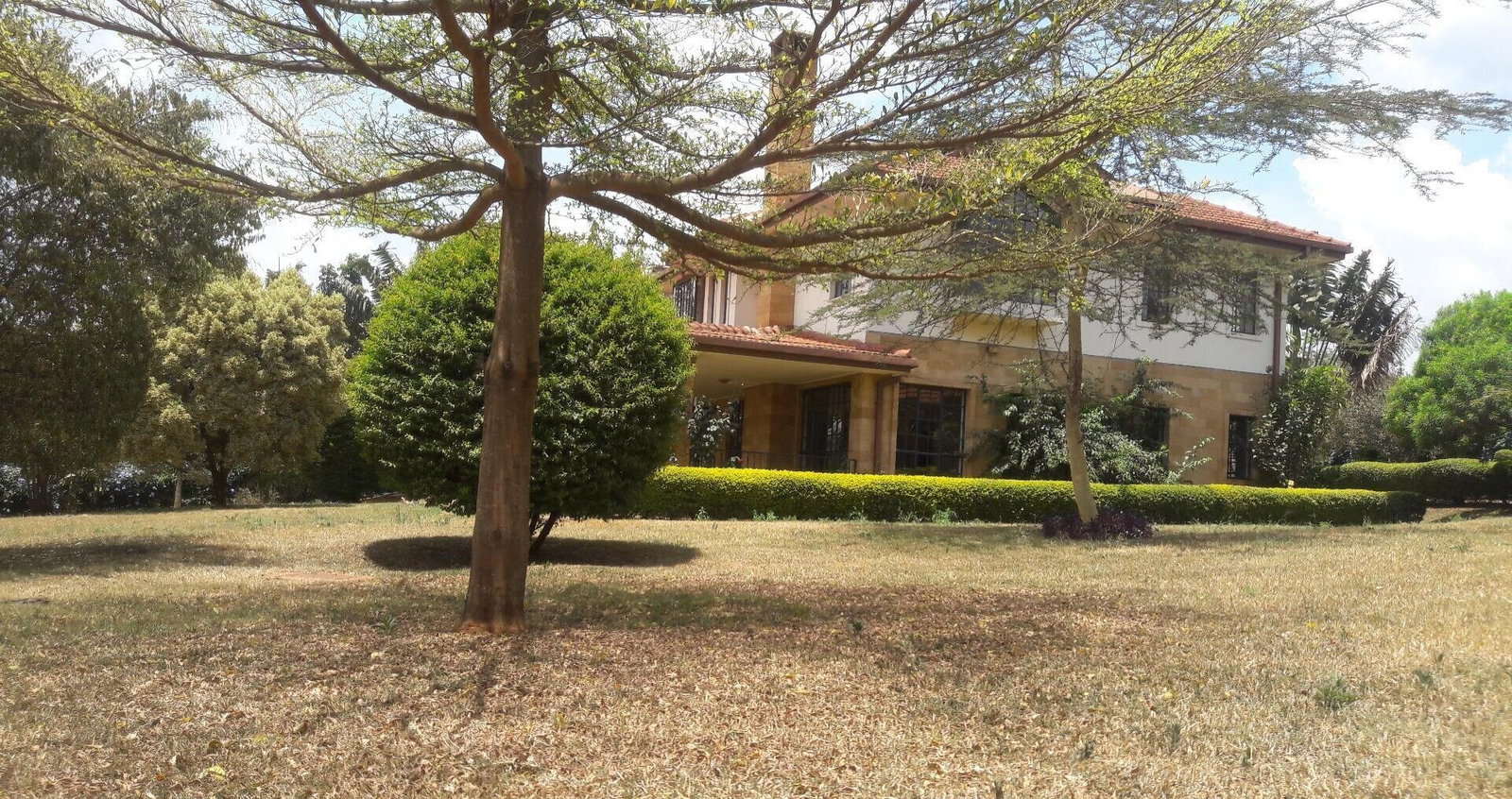 5BR All-Ensuite Townhouse with Big Garden & Fireplace - Runda