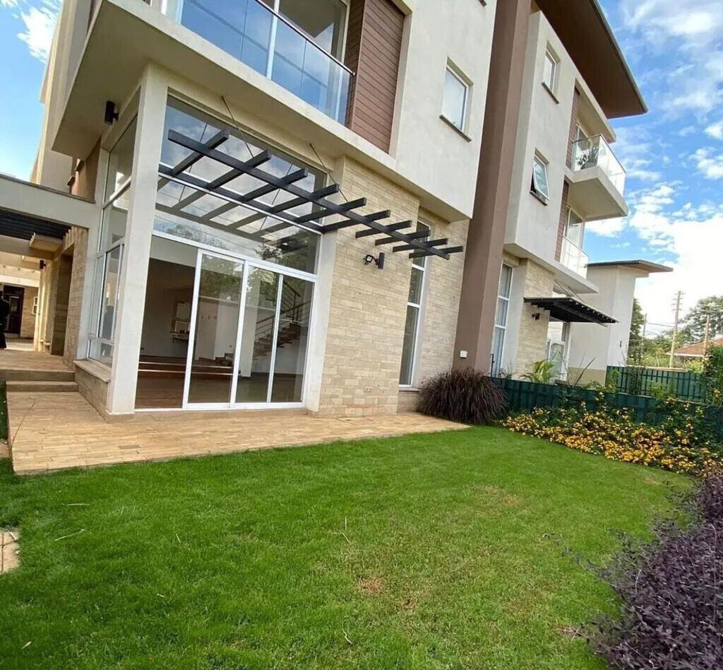 4-Level Townhouse with Heated Pool & Gym - Lavington