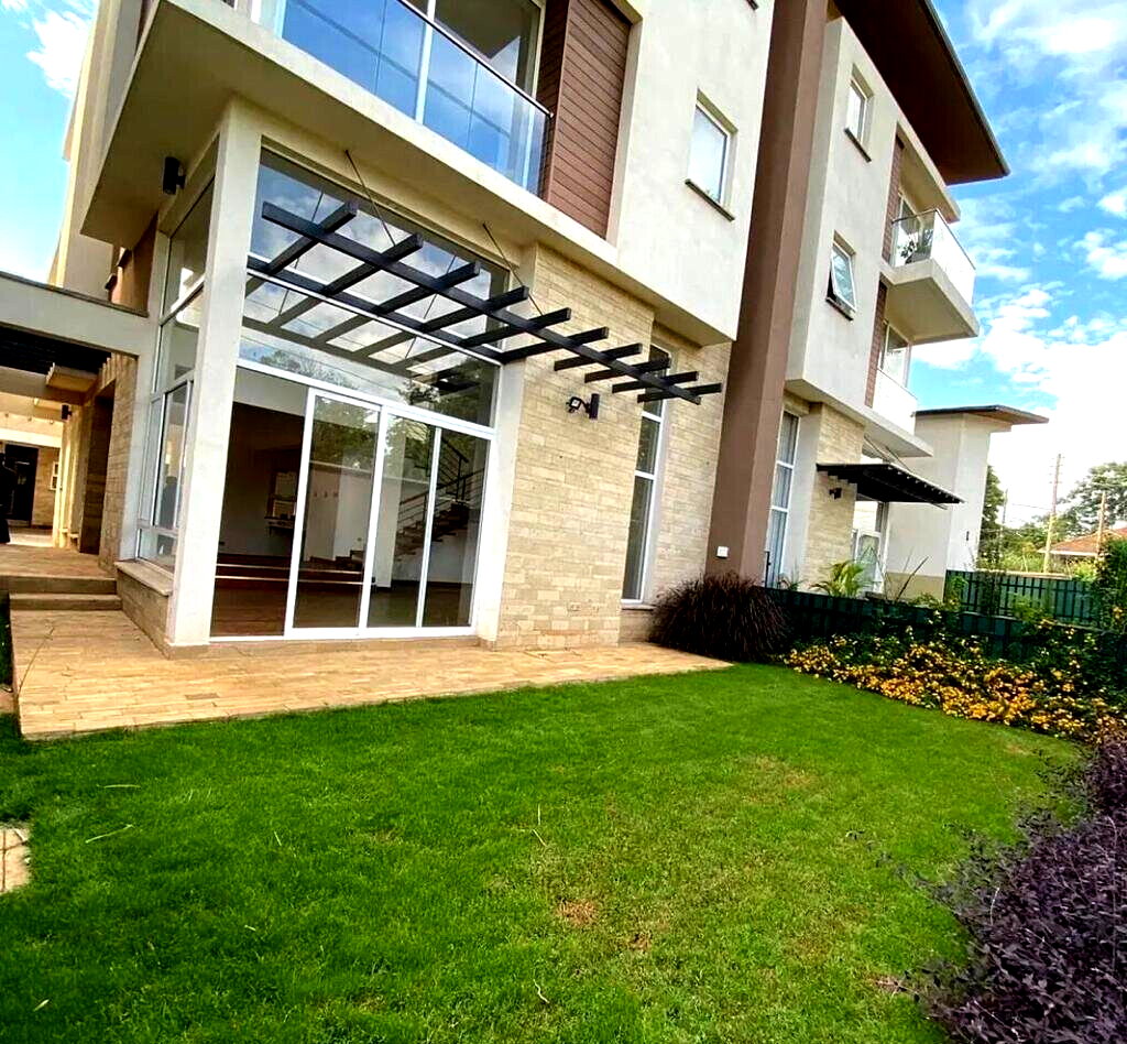 4-Level Townhouse with Heated Pool & Gym - Lavington