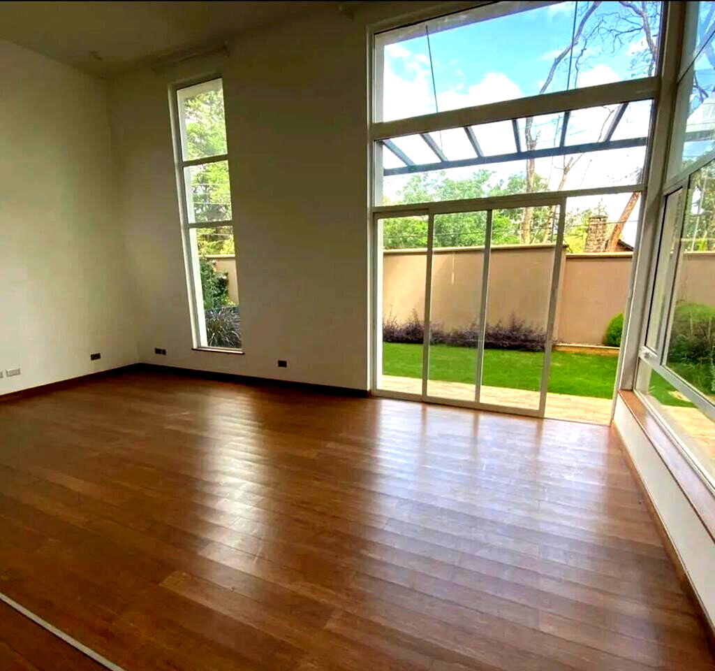 4-Level Townhouse with Heated Pool & Gym - Lavington