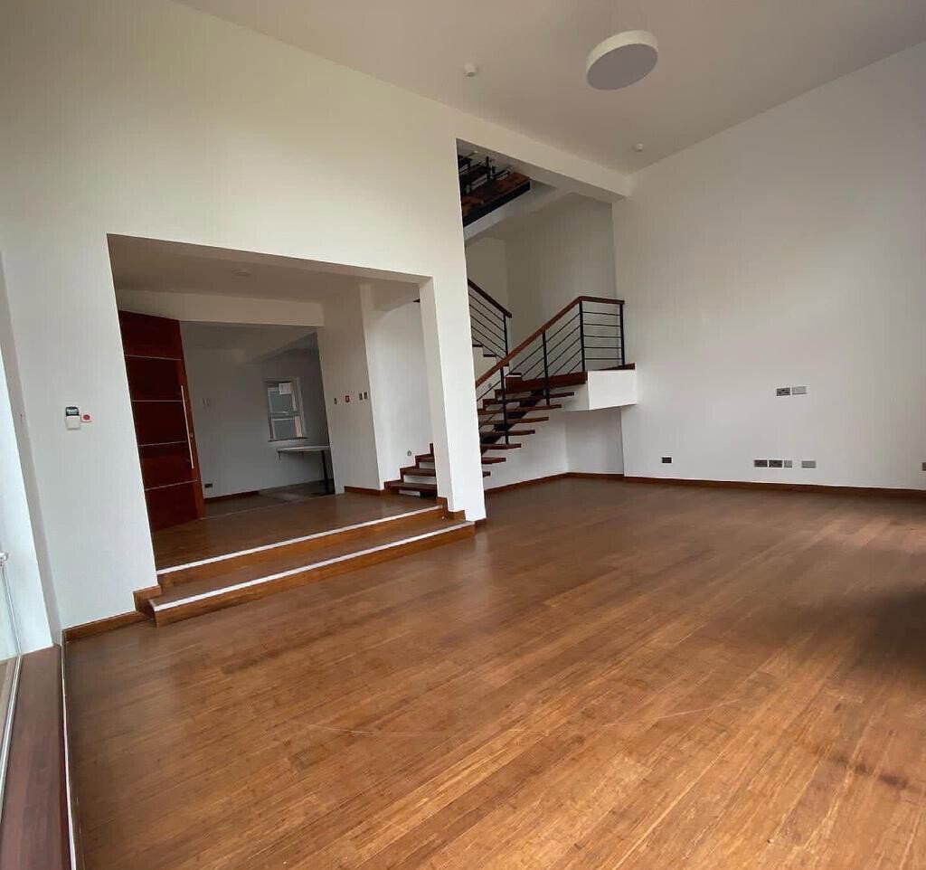 4-Level Townhouse with Heated Pool & Gym - Lavington