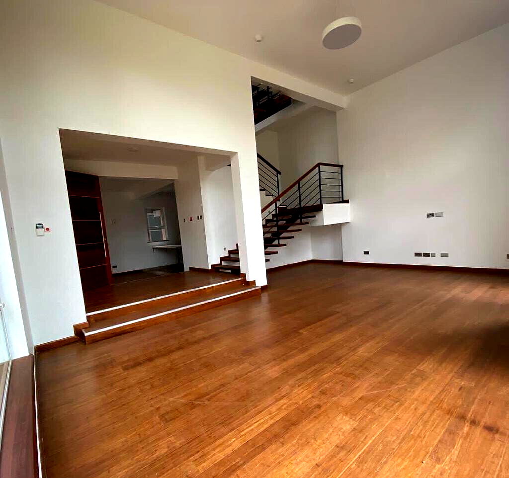 4-Level Townhouse with Heated Pool & Gym - Lavington