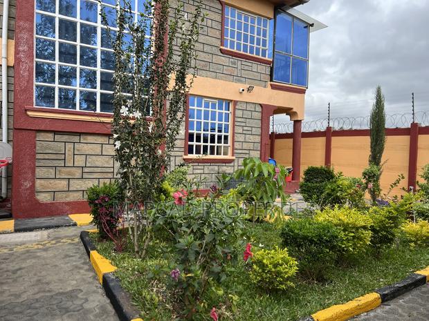 5bdrm Maisonette in Sensei, Kitengela for sale