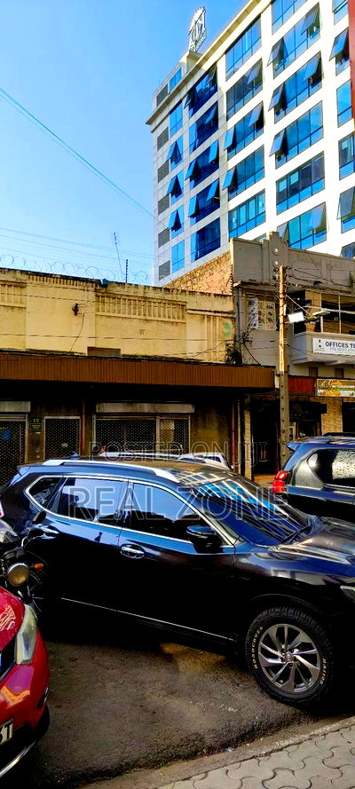 Building in Town for Sale - Image 4