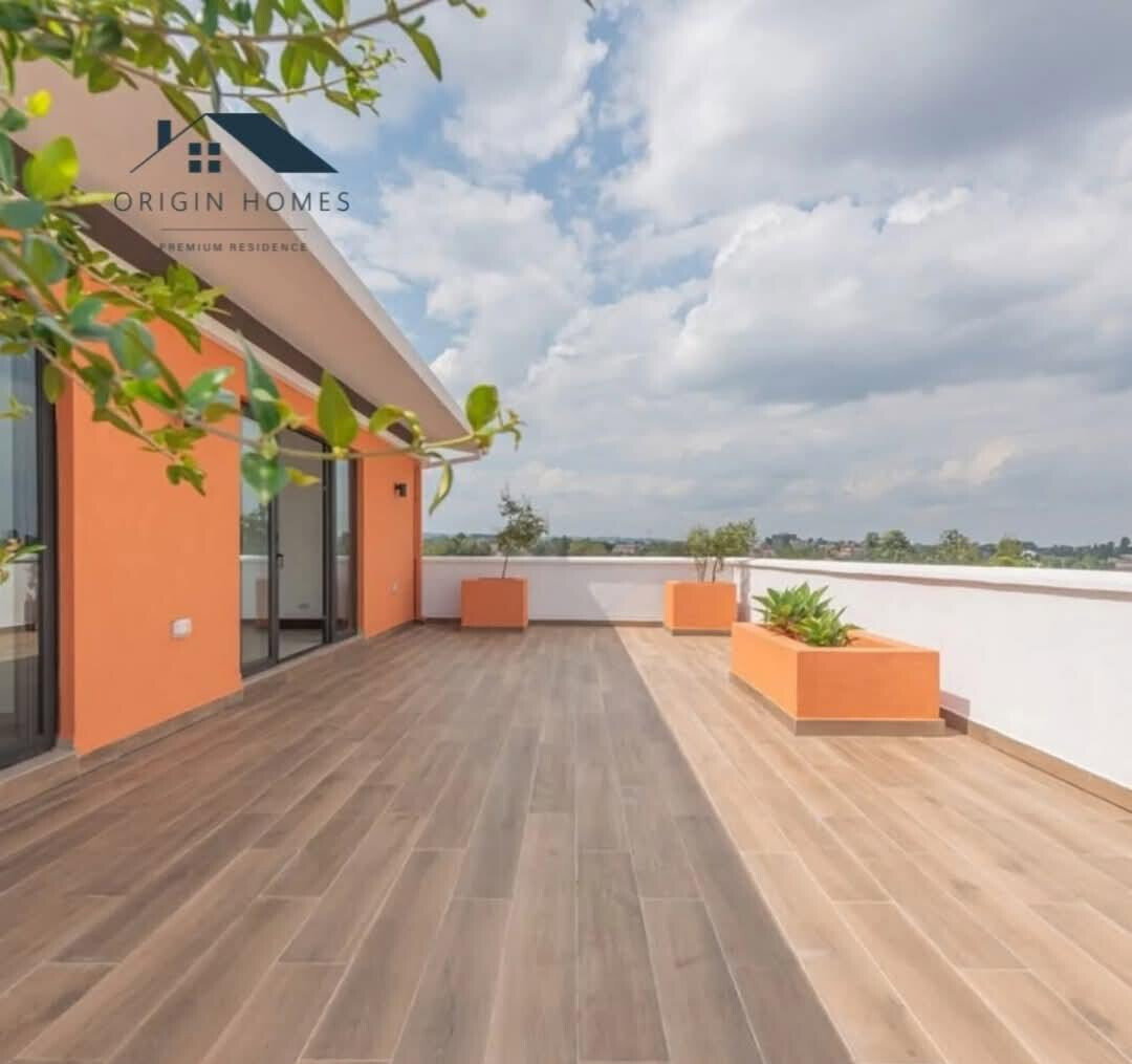 5 En-Suite Townhome with Lift & Solar - Kitisuru