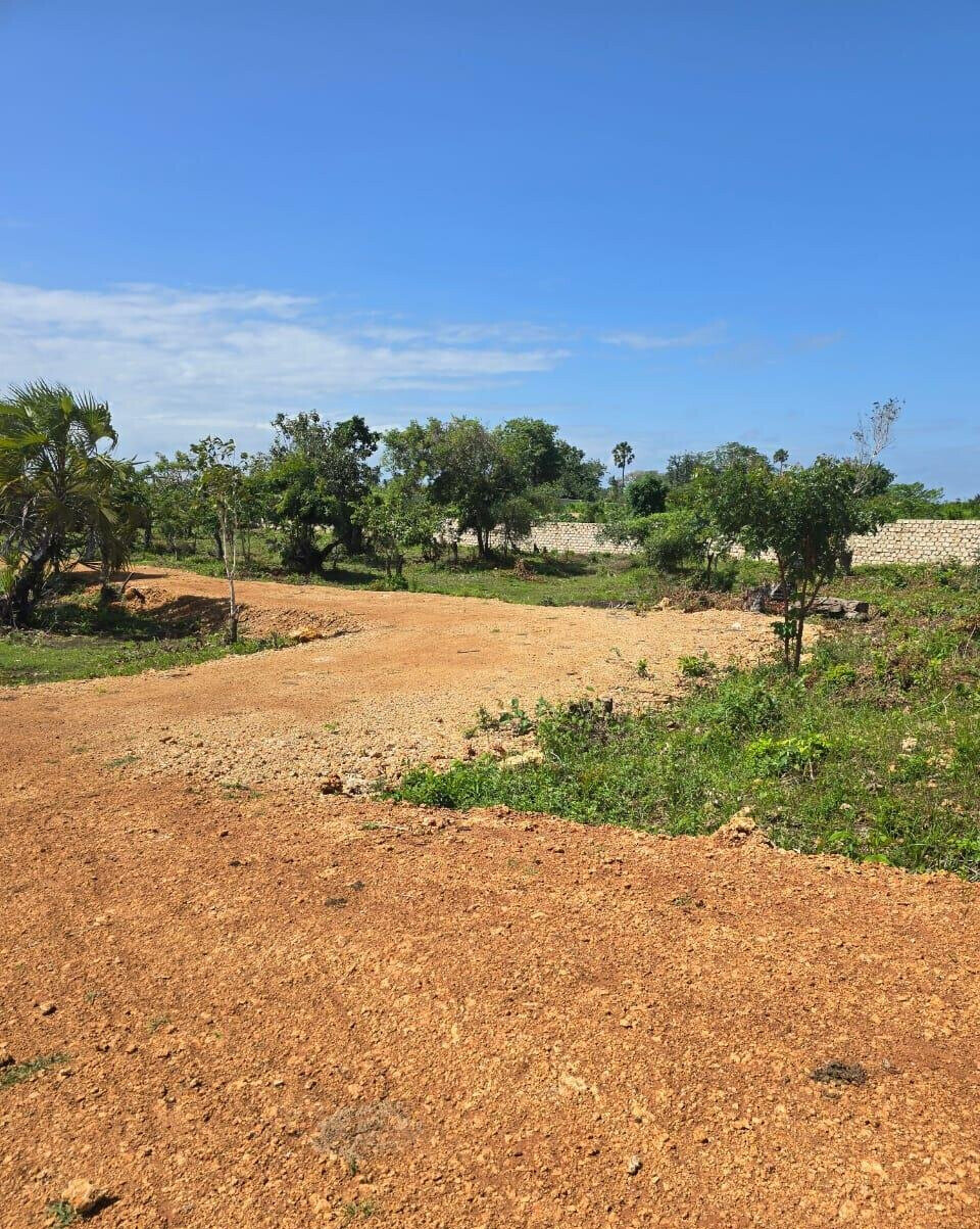 50x100 Plot in Gated Community, Ukunda