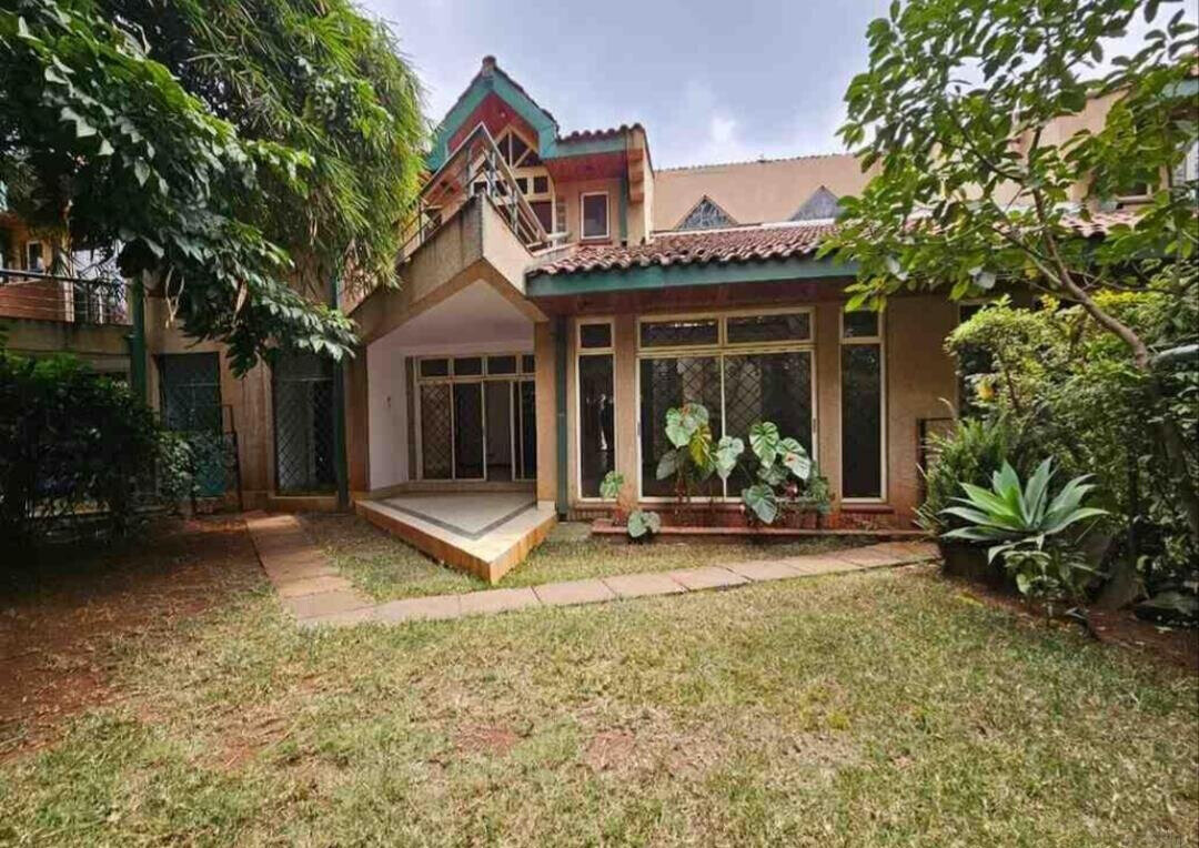 4BR Townhouse with DSQ & Sunken Lounge - Kilimani