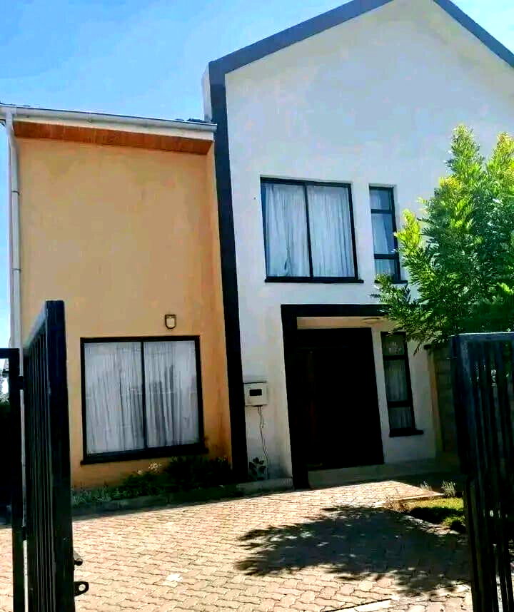 4BR Townhouse with DSQ & Community Hall - Syokimau