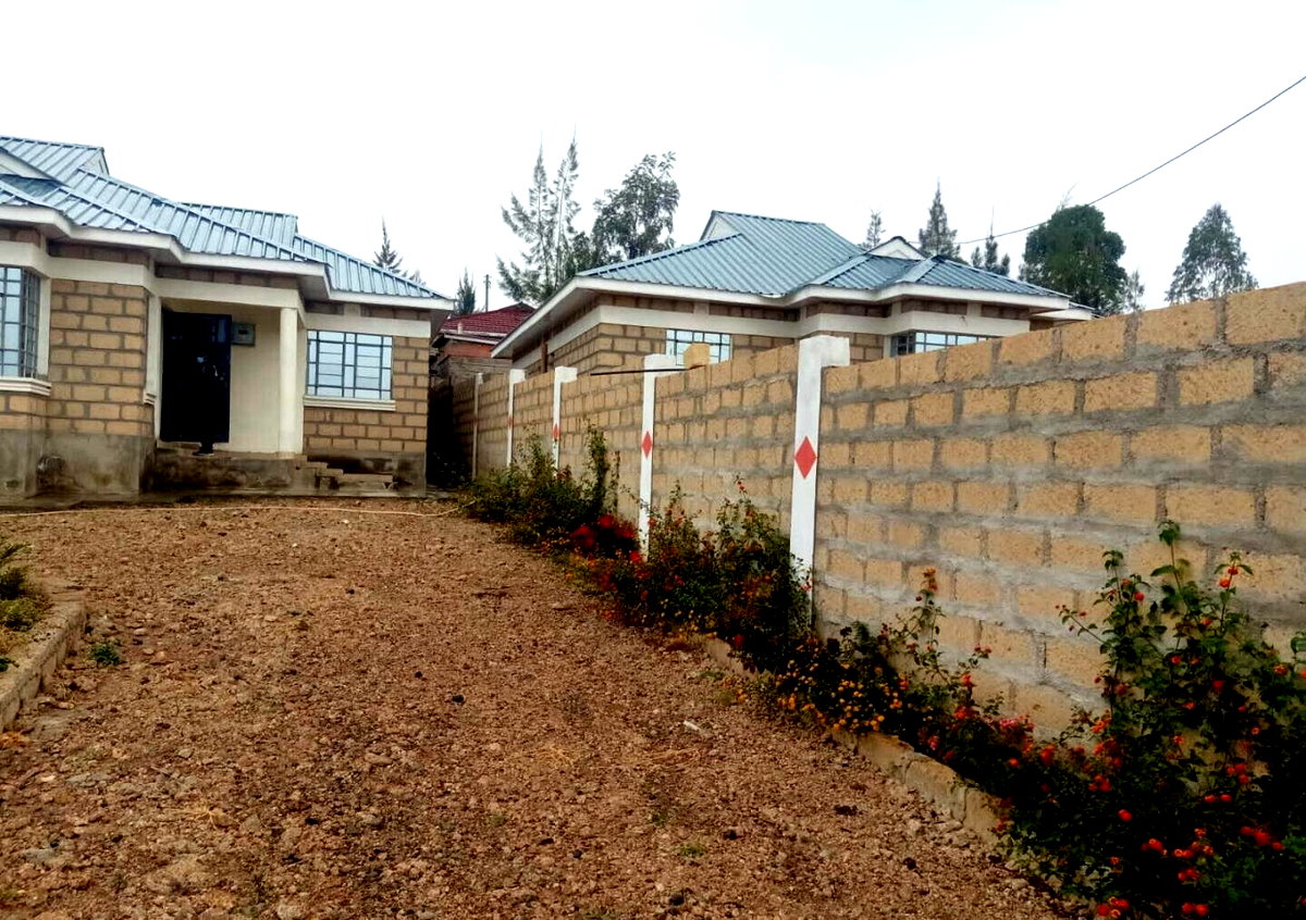 3BR All En-Suite Townhouse with Private Garden & Parking - Kiserian