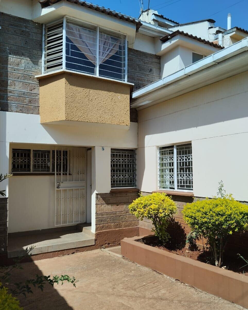 Classic 4BR Semi-Detached Maisonette with DSQ - Kileleshwa