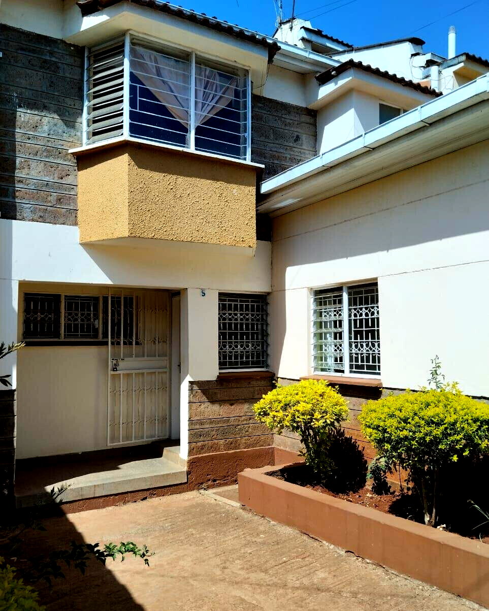 Classic 4BR Semi-Detached Maisonette with DSQ - Kileleshwa