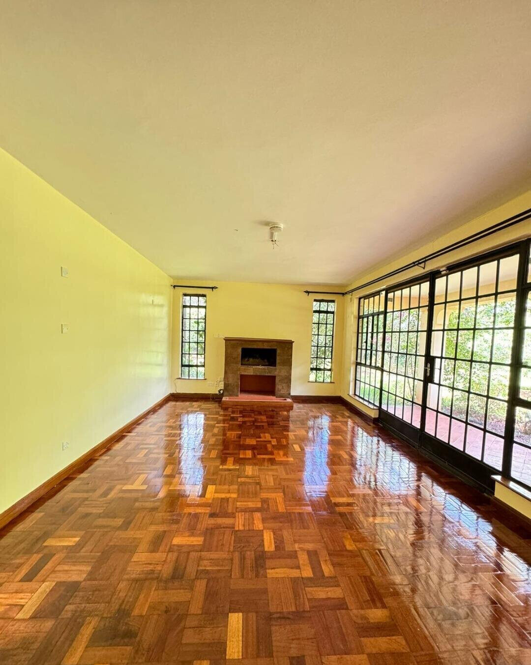 4BR All-Ensuite Townhouse with Fireplace & DSQ - Runda