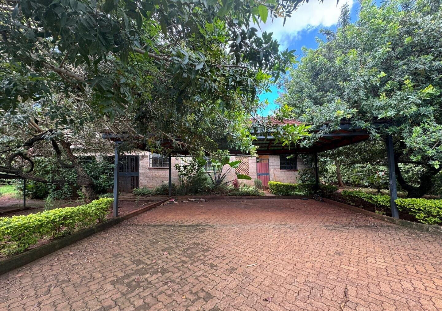 4BR All-Ensuite Townhouse with Fireplace & DSQ - Runda