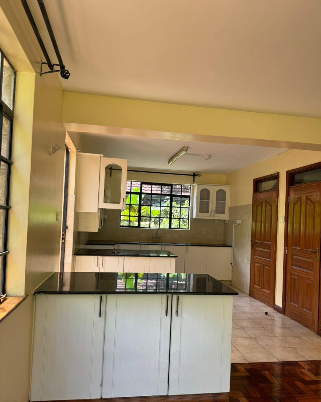 4BR All-Ensuite Townhouse with Fireplace & DSQ - Runda
