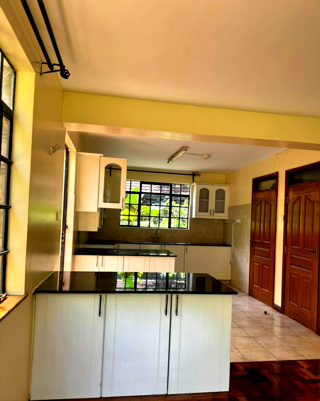 4BR All-Ensuite Townhouse with Fireplace & DSQ - Runda