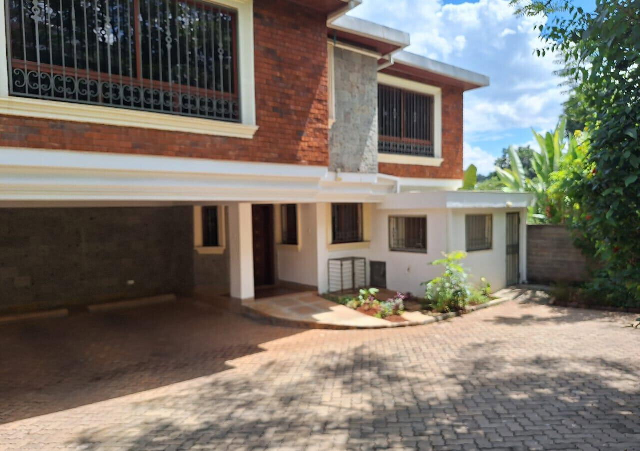 5-Ensuite Townhouse with Private Garden & Pool Access - Spring Valley