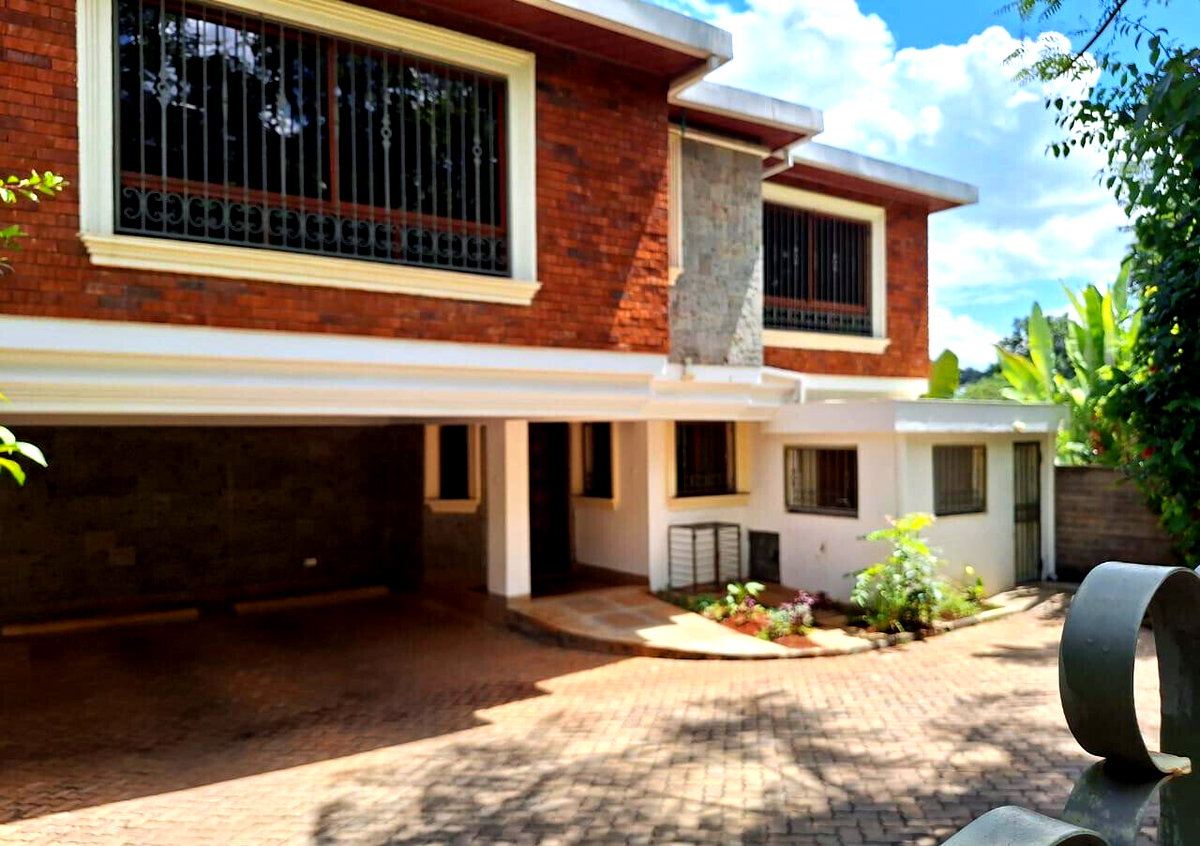5-Ensuite Townhouse with Private Garden & Pool Access - Spring Valley