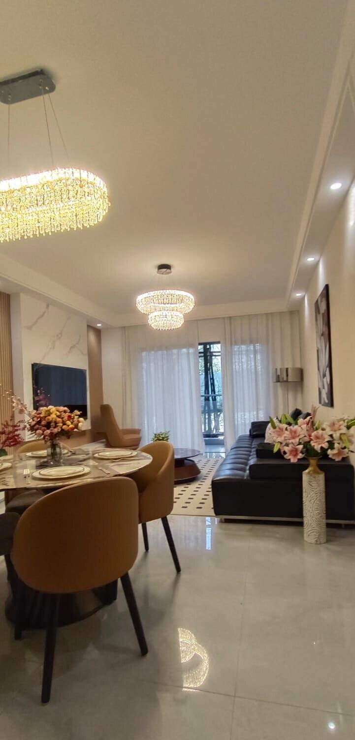 2BR Master Ensuite with Rooftop Pool & Coffee House - Kilimani