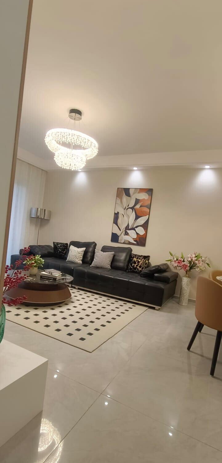 2BR Master Ensuite with Rooftop Pool & Coffee House - Kilimani