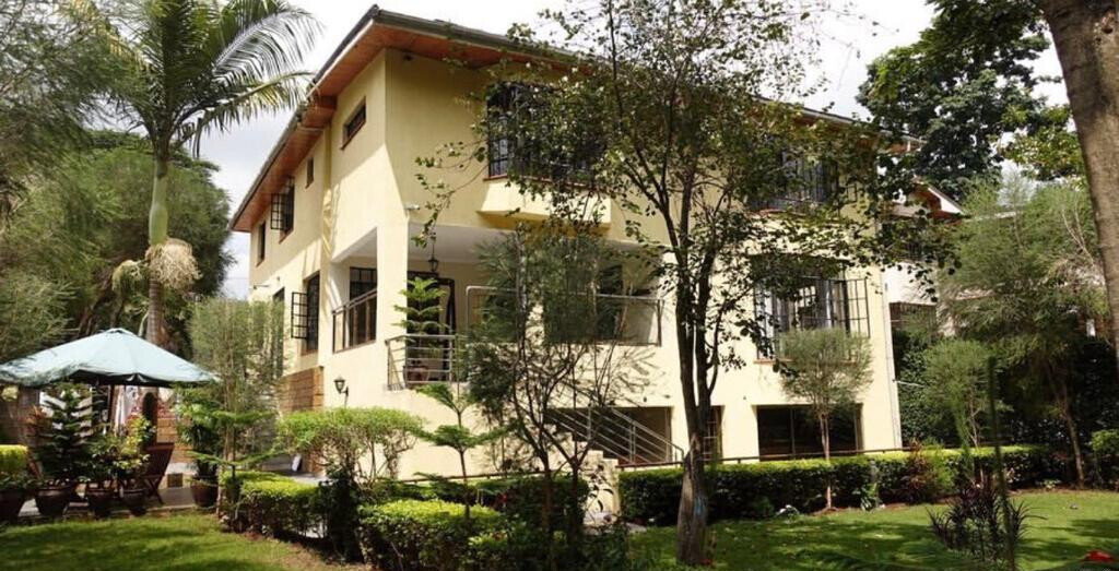 Freshly Renovated Corner Townhouse - 5 En-Suite, Lavington