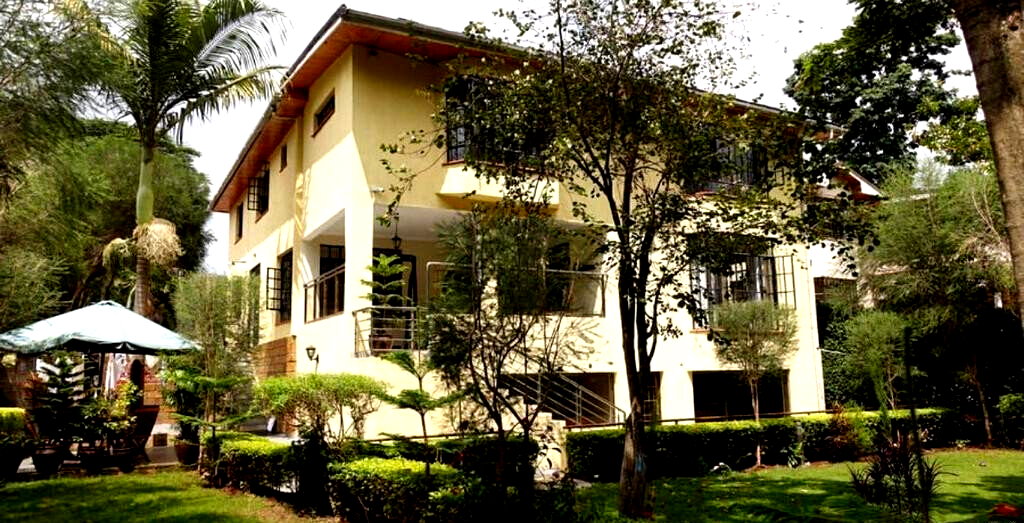 Freshly Renovated Corner Townhouse - 5 En-Suite, Lavington