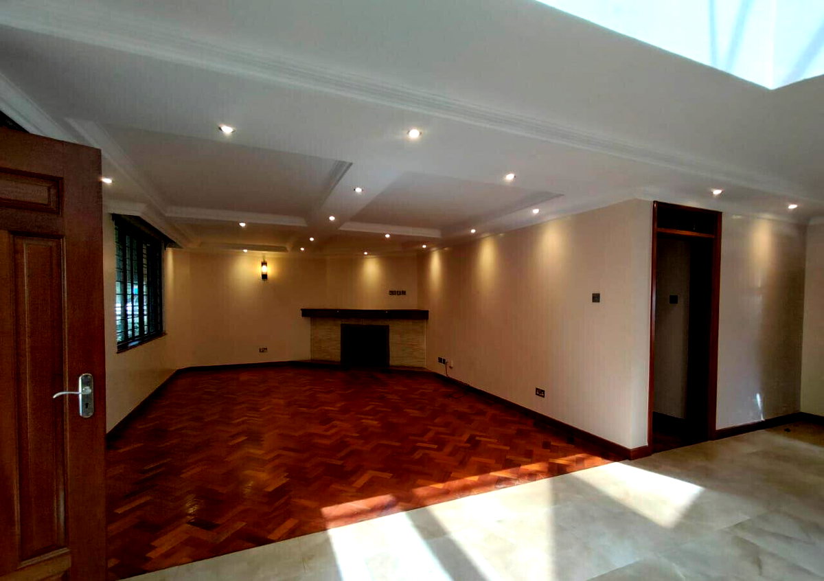 Double-Volume Townhouse with Walk-In Closet & Study - Lower Kabete