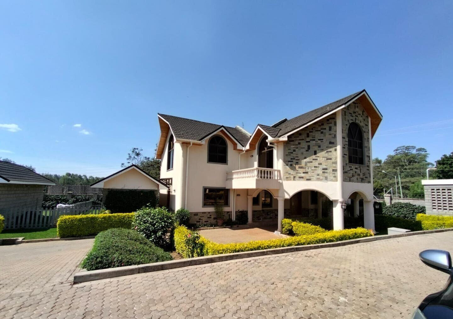 Double-Volume Townhouse with Walk-In Closet & Study - Lower Kabete