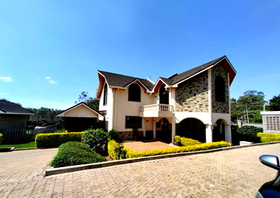 Double-Volume Townhouse with Walk-In Closet & Study - Lower Kabete