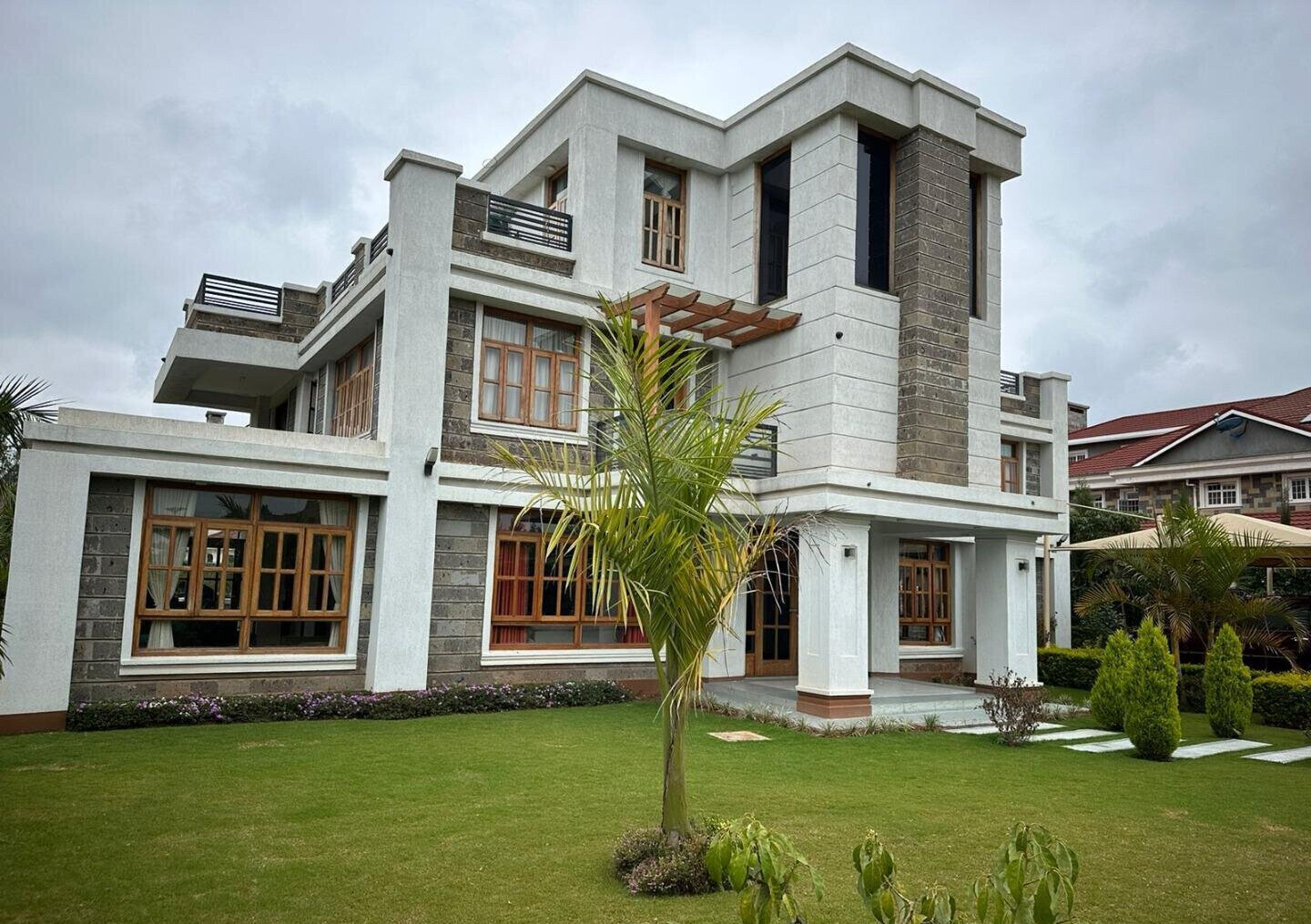 6-Bed Flat-Roof Townhouse on Half-Acre – Karen Gated Community