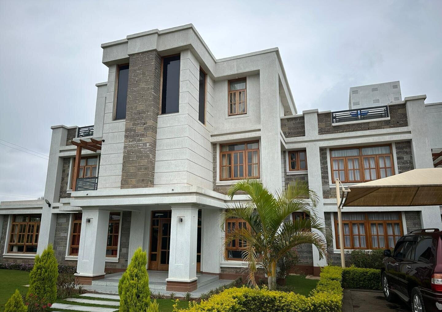 6-Bed Flat-Roof Townhouse on Half-Acre – Karen Gated Community