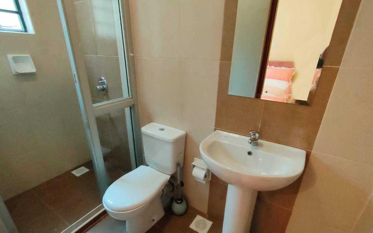 4BR Townhouse with River Views & Private Garden - Athi River