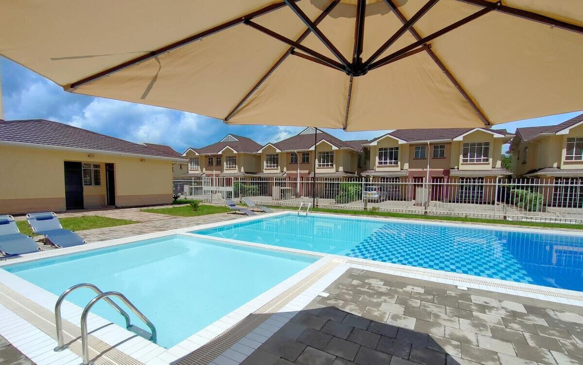 4BR Townhouse with River Views & Private Garden - Athi River