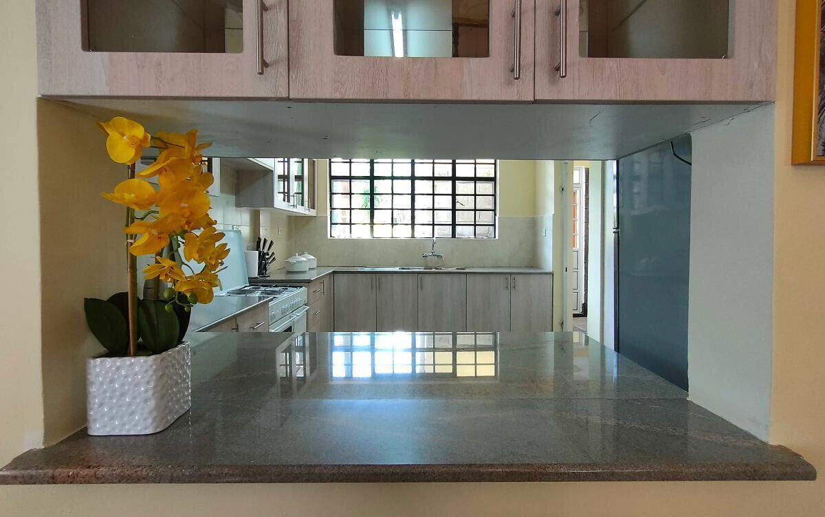 4BR Townhouse with River Views & Private Garden - Athi River