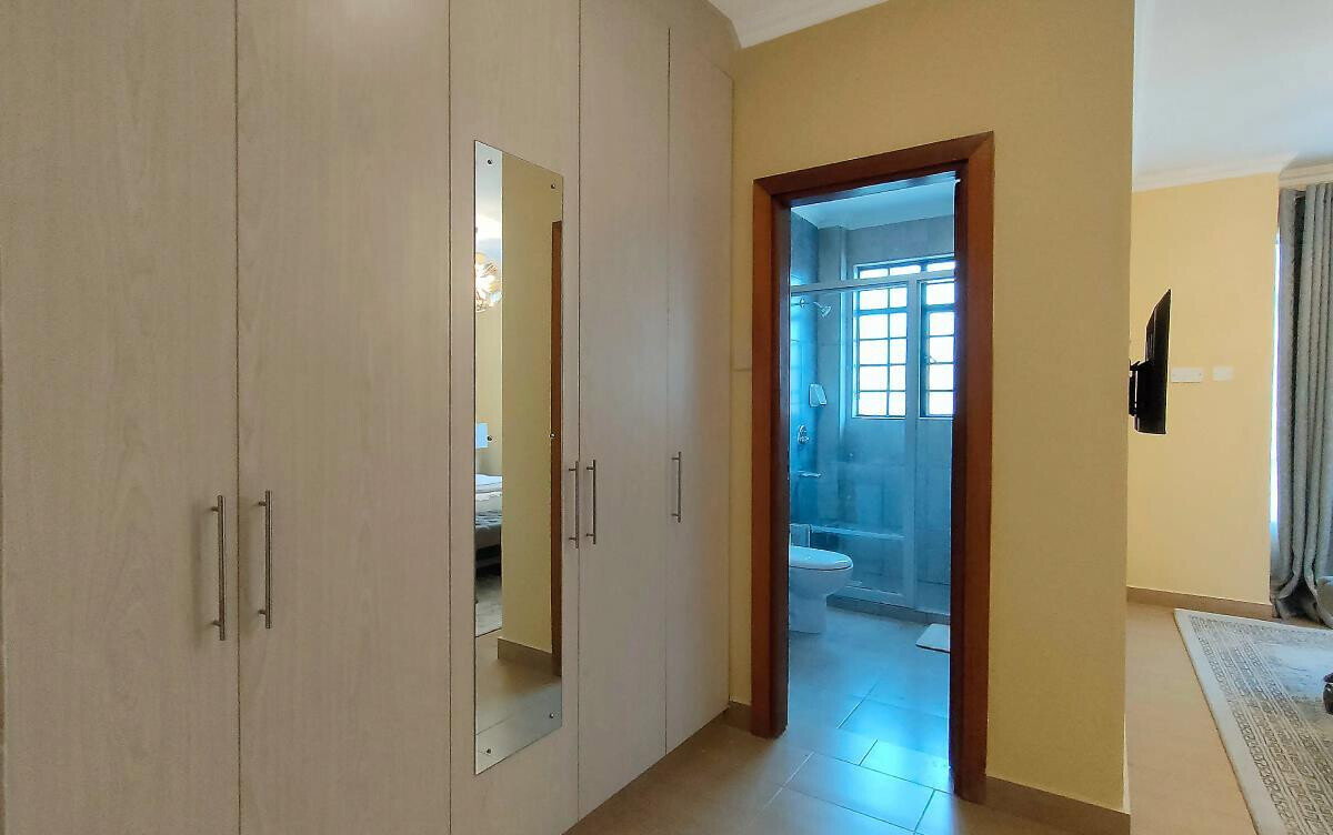 4BR Townhouse with River Views & Private Garden - Athi River