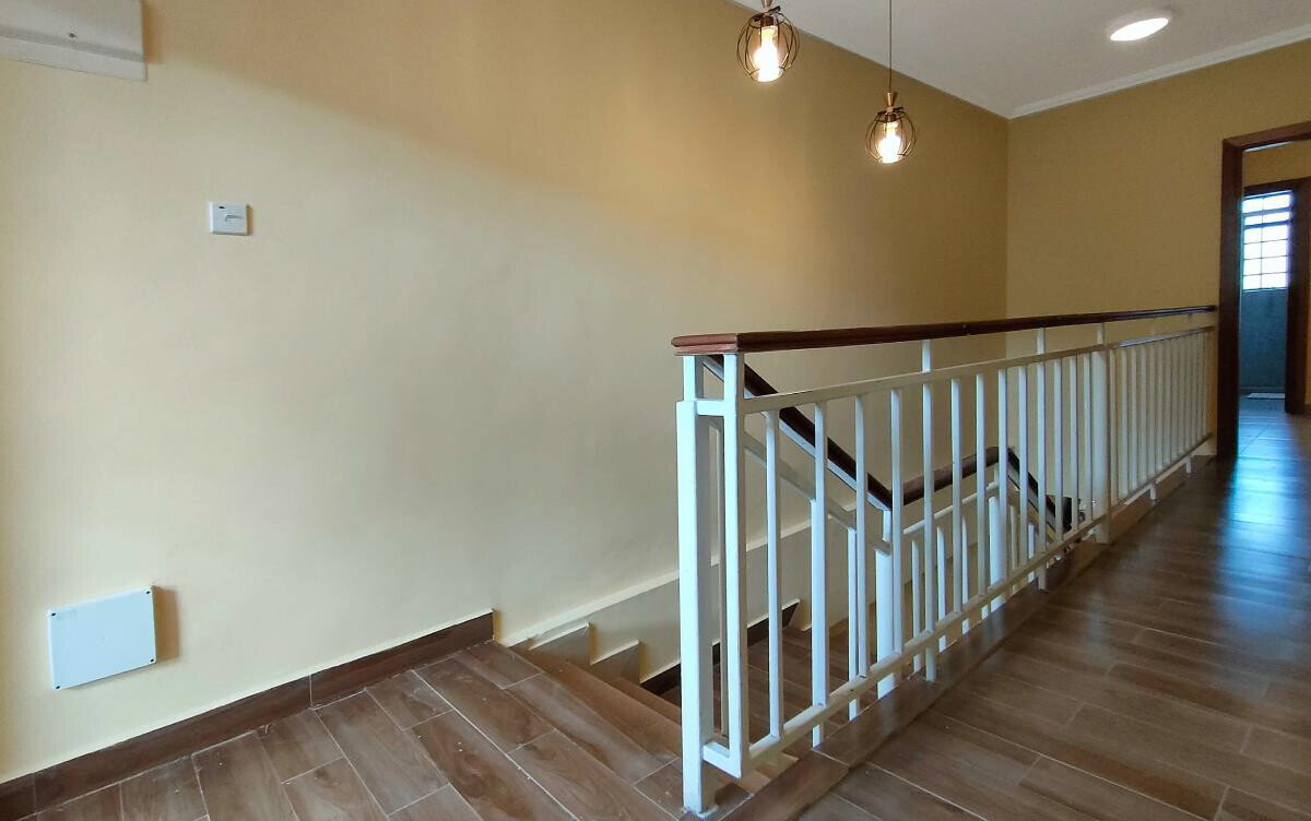4BR Townhouse with River Views & Private Garden - Athi River
