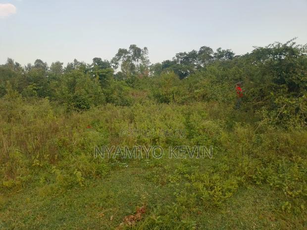 Bondo Jooust Gate B Near the Marquies Hotel