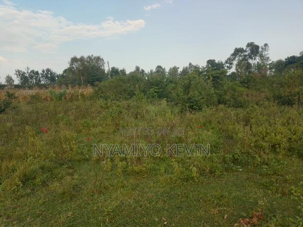 Bondo Jooust Gate B Near the Marquies Hotel