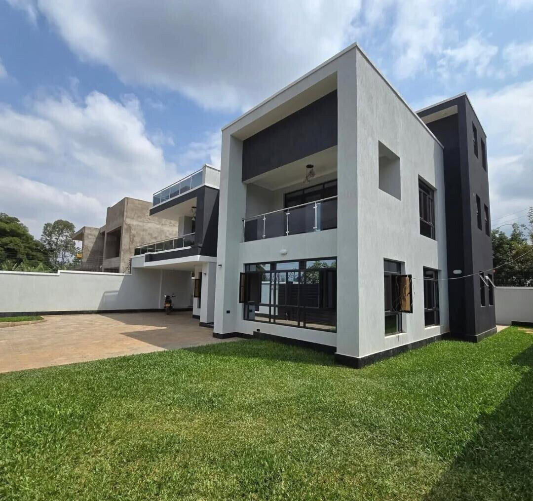 4BR All-Ensuite Townhouse with Roof Terrace & DSQ - Mugutha, Ruiru