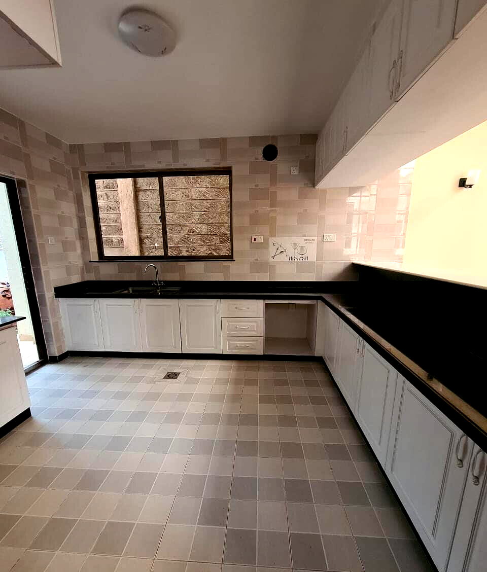 Newly Built 5-Ensuite Townhouse with Private Garden - Lavington