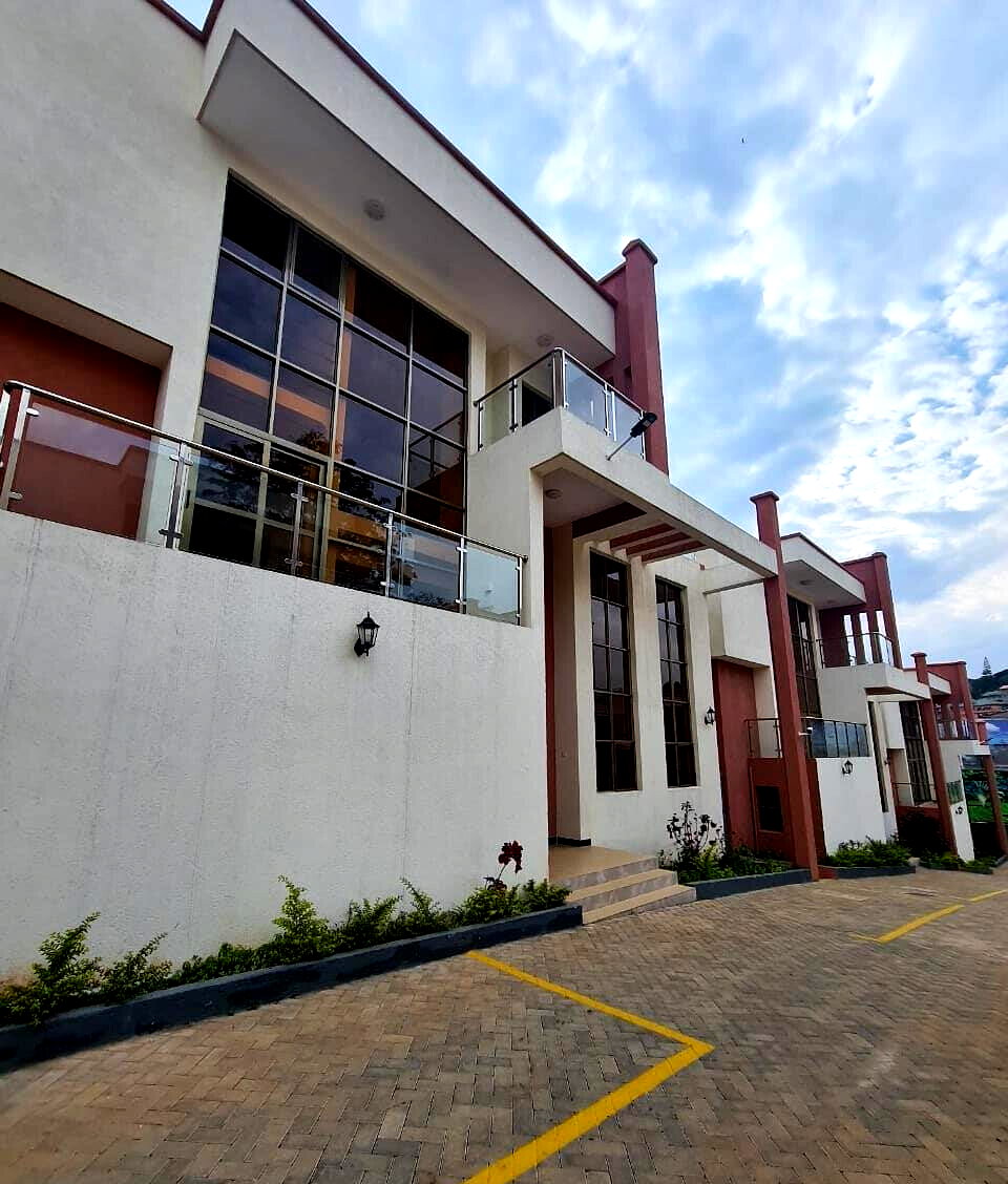 Newly Built 5-Ensuite Townhouse with Private Garden - Lavington